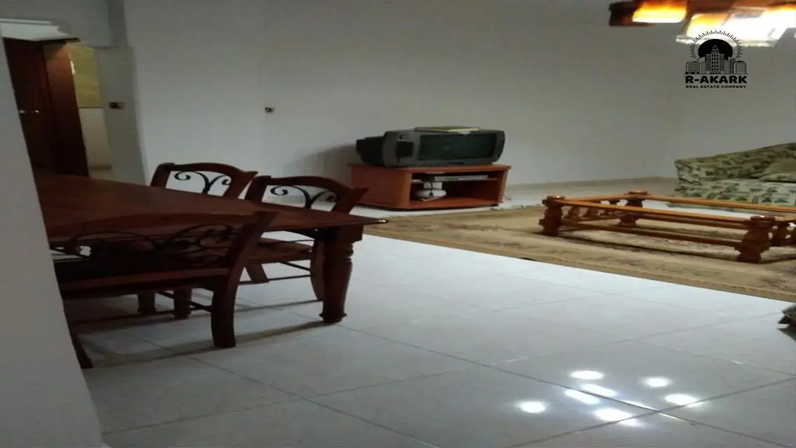 شقة فاخرة للإيجار بموقع مميز