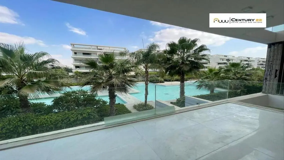 Luxury Lake View Apartment in Golden Square