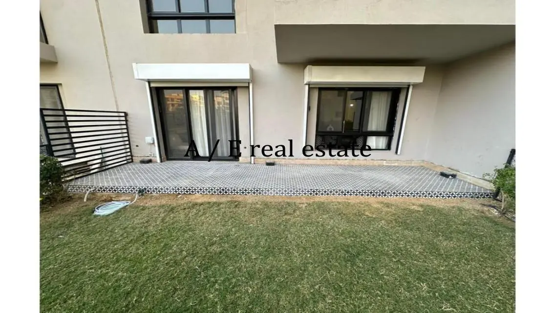 شقة بحديقة في مشروع Owest Tulwa