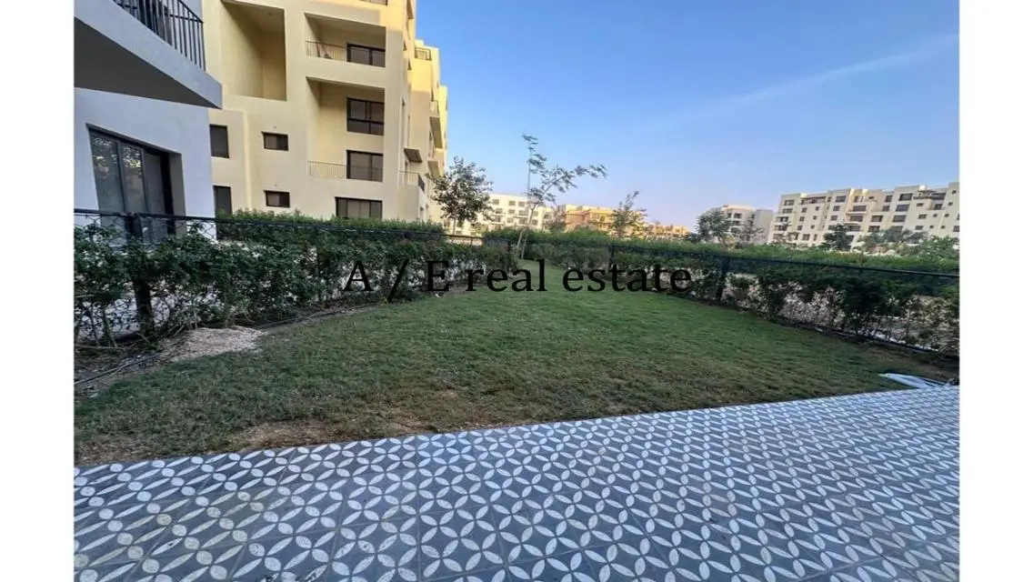 شقة بحديقة في مشروع Owest Tulwa