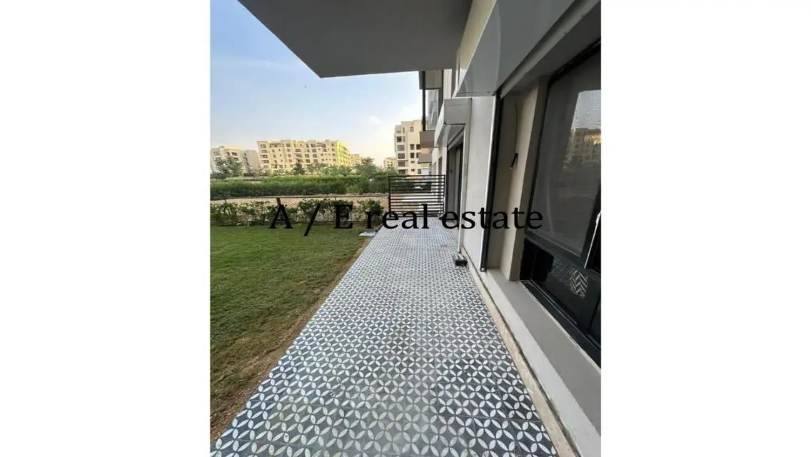 شقة بحديقة في مشروع Owest Tulwa