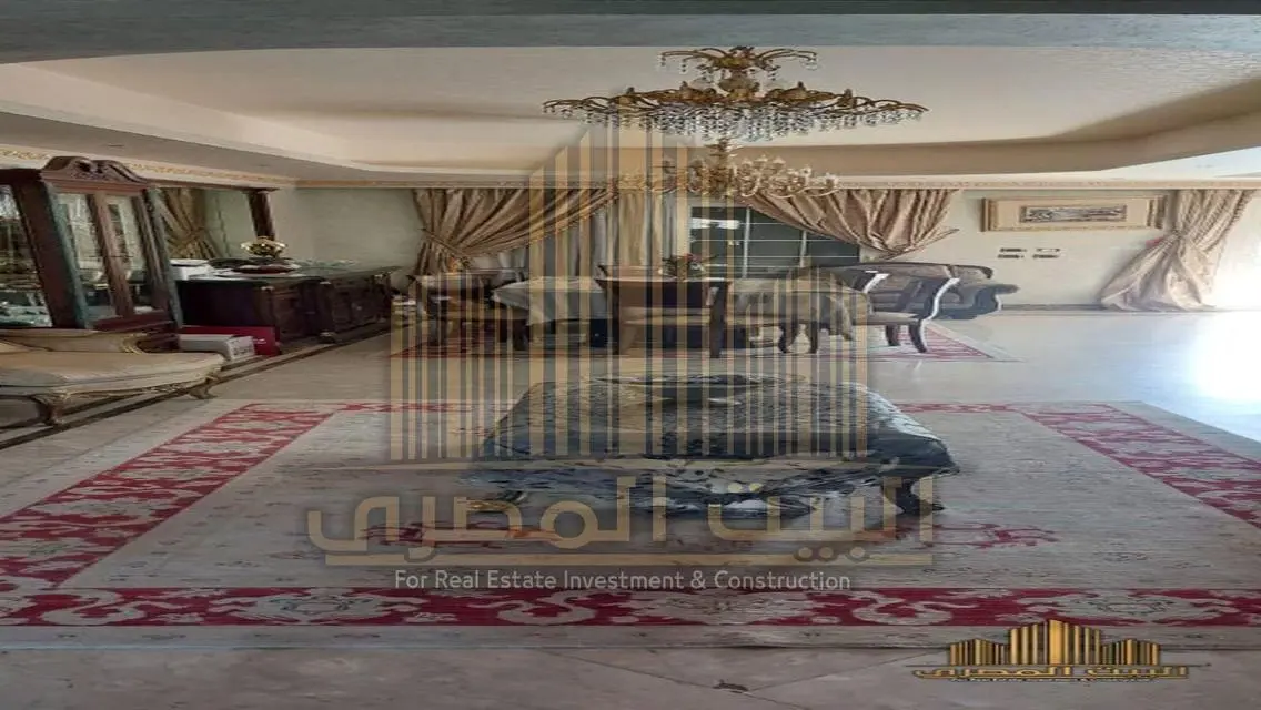 شقة رائعة للبيع بمساحة فاخرة في قلب المدينة