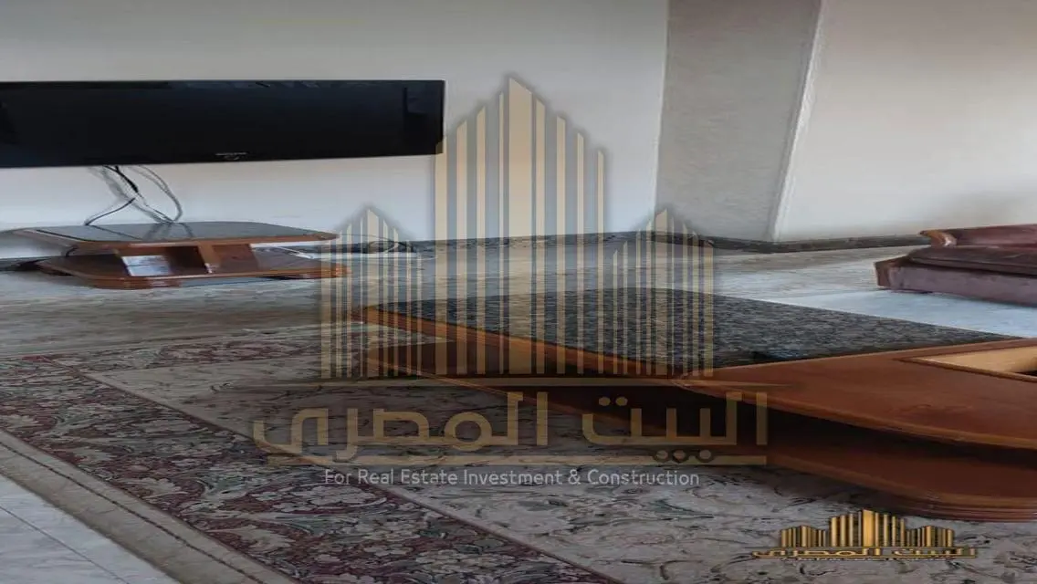 شقة رائعة للبيع بمساحة فاخرة في قلب المدينة