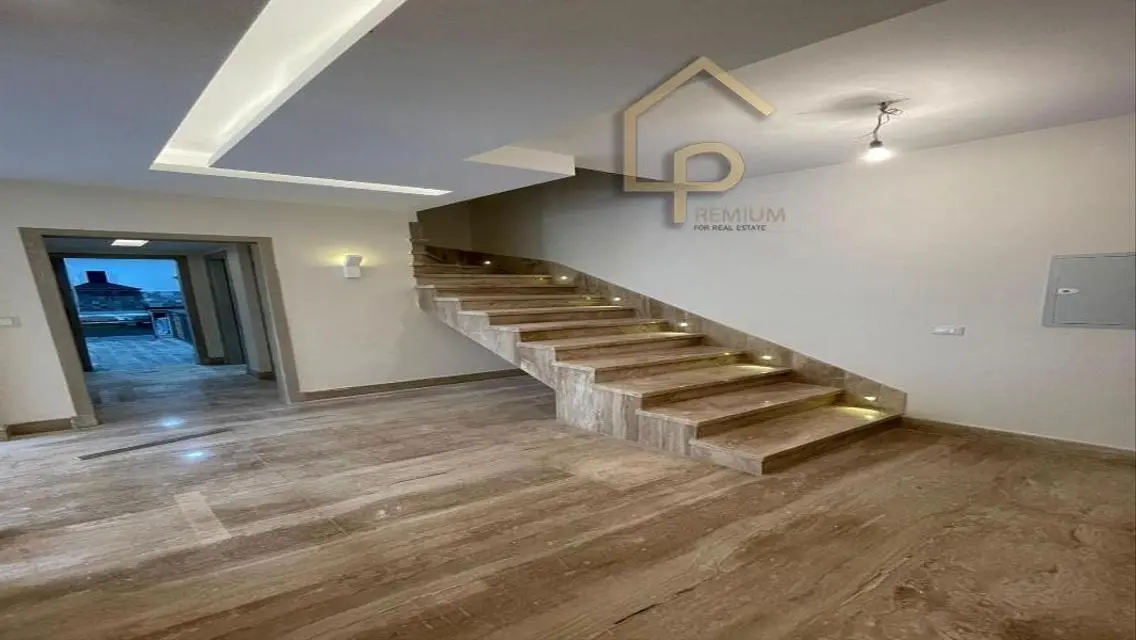 Luxury Villa for Sale in Beverly Hills Zayed