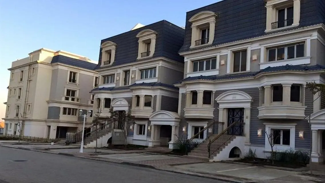 Luxurious Villa Overlooking the Lakes at an Attractive Price