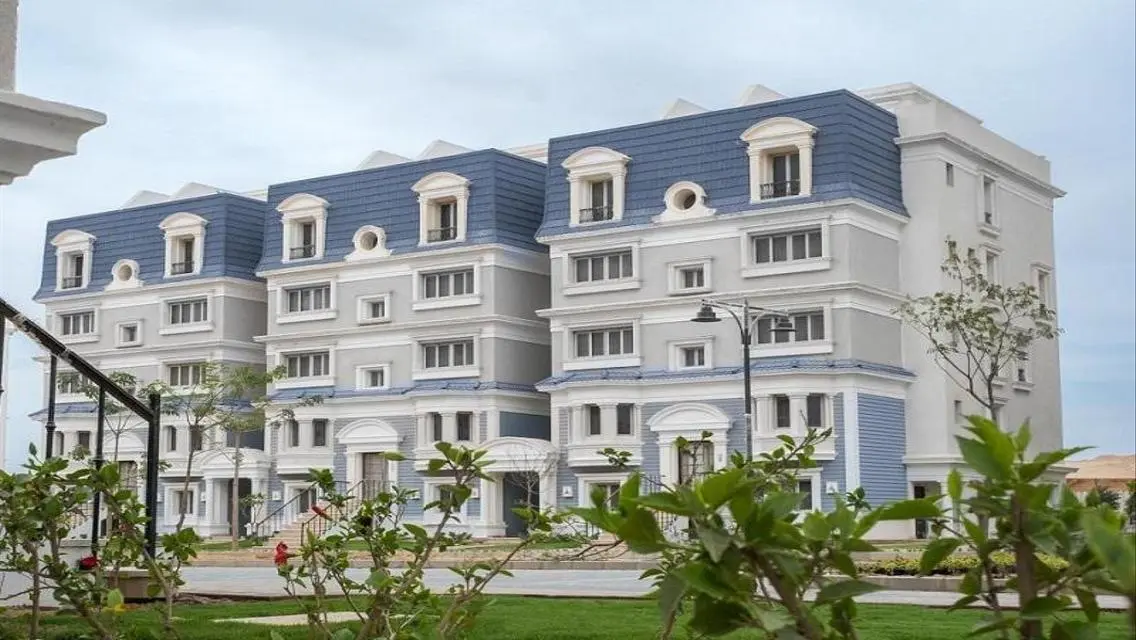 Luxurious Villa Overlooking the Lakes at an Attractive Price