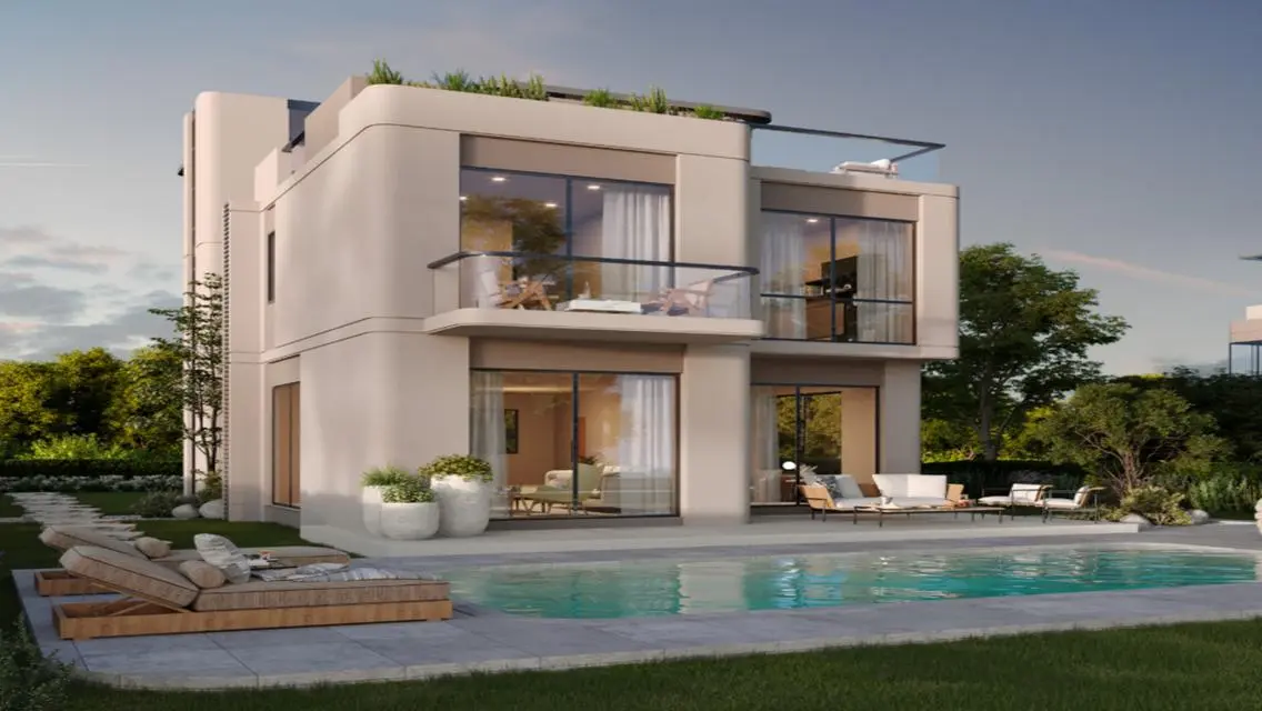 Luxury Apartment with Stunning Lakeside Views at an Attractive Price