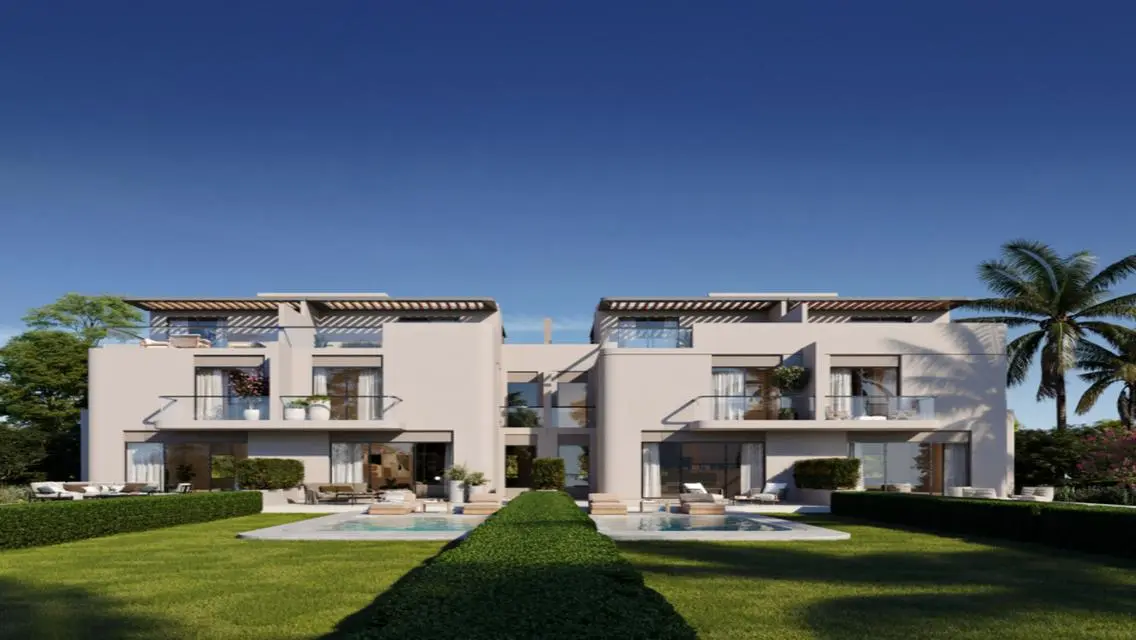 Luxury Apartment with Stunning Lakeside Views at an Attractive Price
