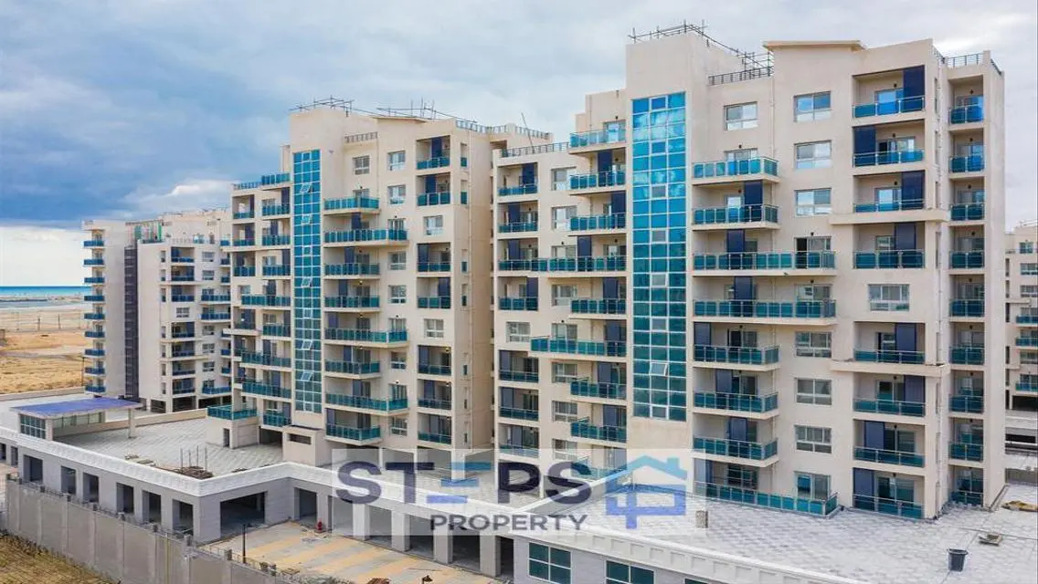 Luxury Apartment with Stunning Lake View