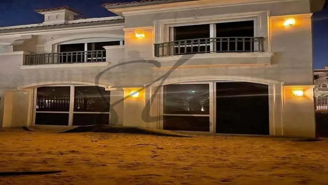 Luxury Villa with Private Garden and Pool in Prime Location