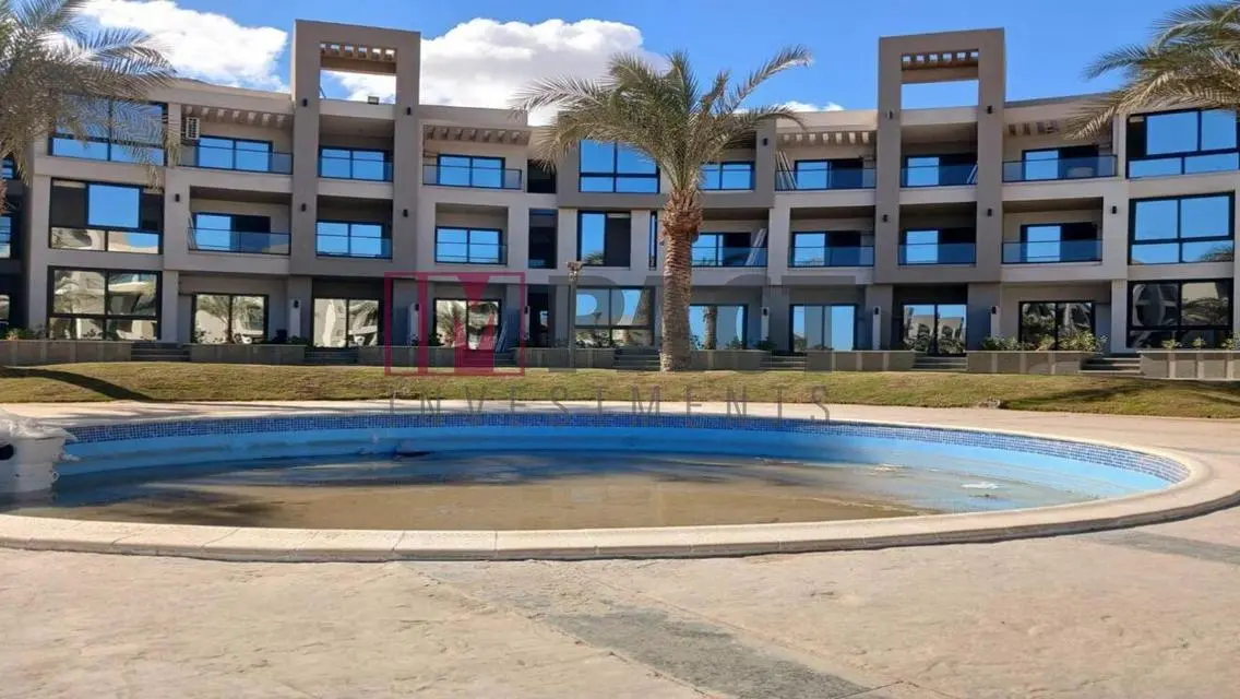 فيلات فاخرة تتضمن مسبح وحديقة خاصة