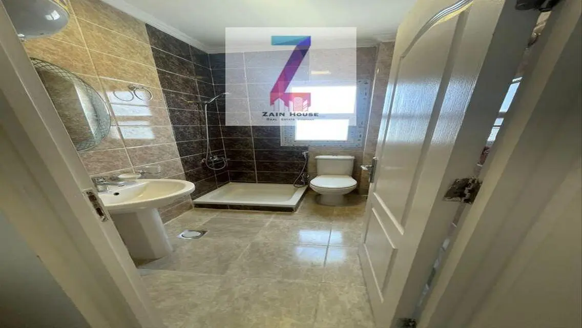 Luxurious Apartment with 250 Meter Space in Prime Location