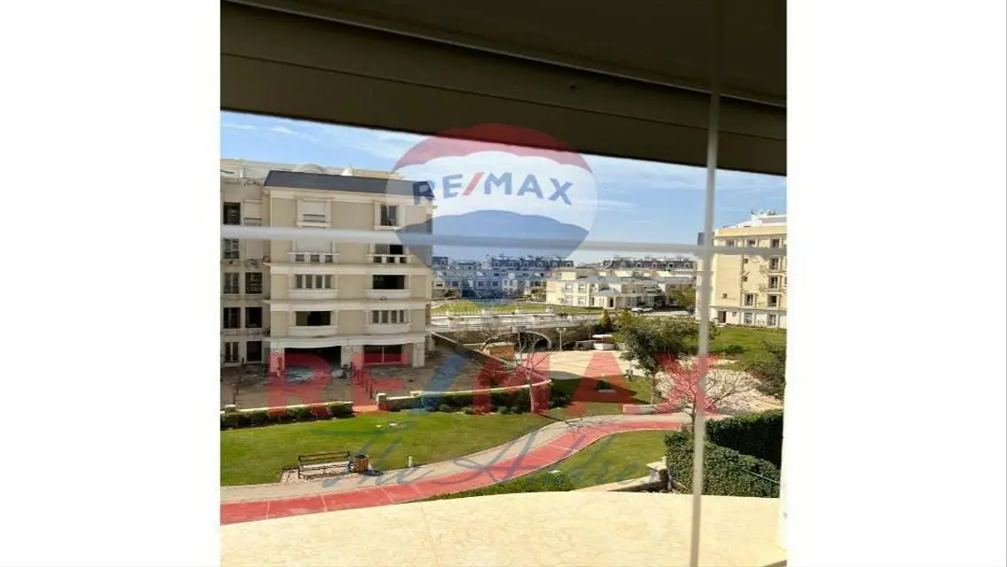 Luxurious Apartment with Spacious Living in the Heart of the City