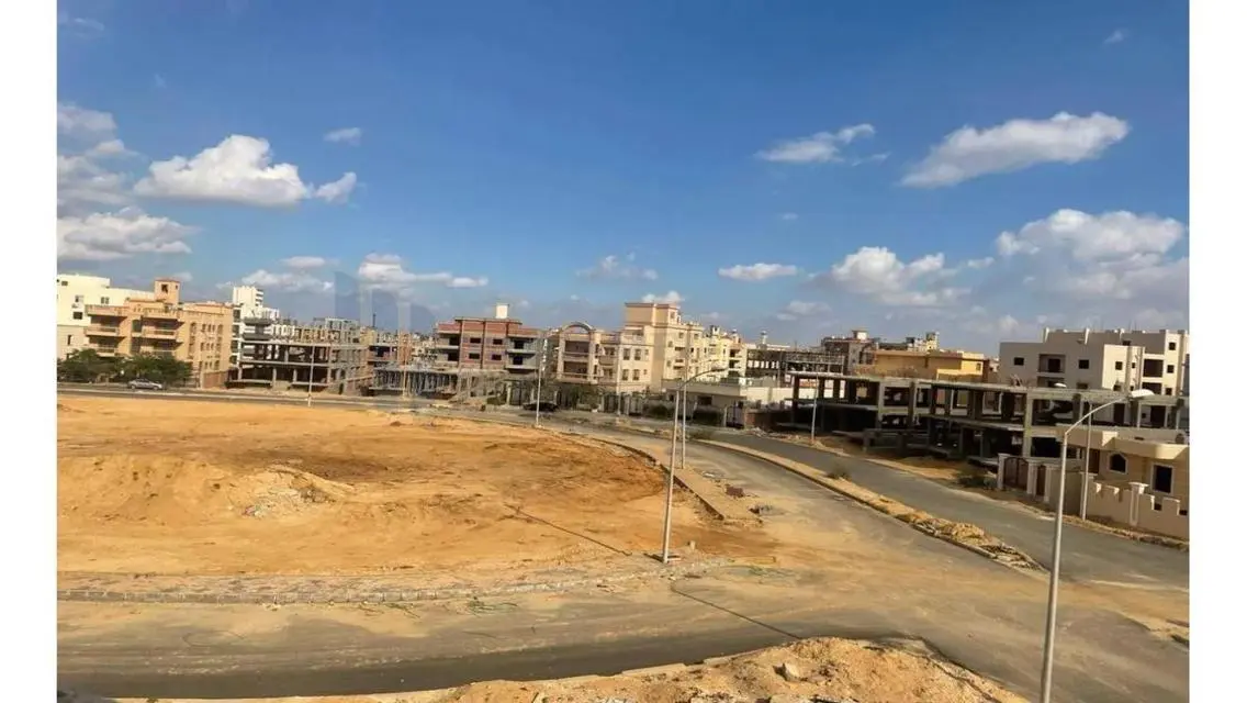 شقة فاخرة بمساحة شاسعة بإطلالة مميزة