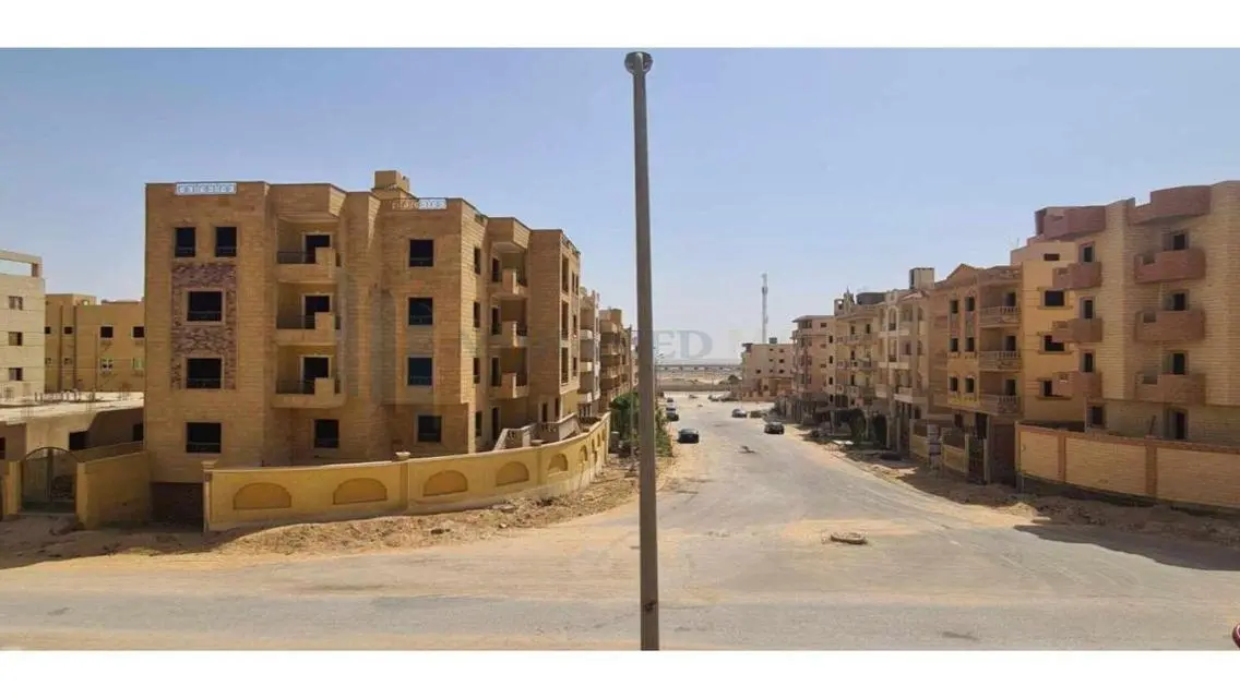 شقة فاخرة بمساحة شاسعة بإطلالة مميزة