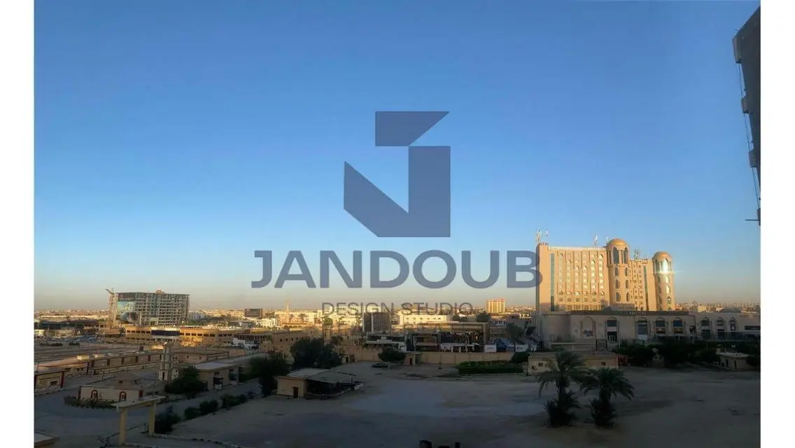 شقة رائعة مع شرفة مطلة على معلم رئيسي