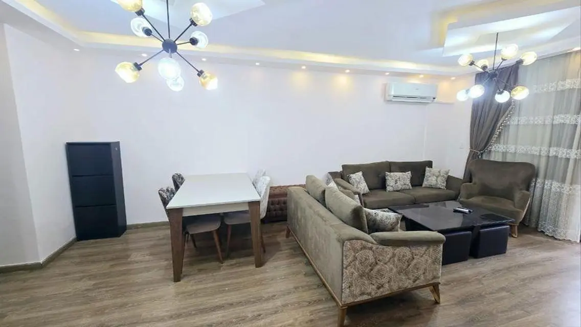 Luxurious Apartment in B6 with Terrace and Private Garden