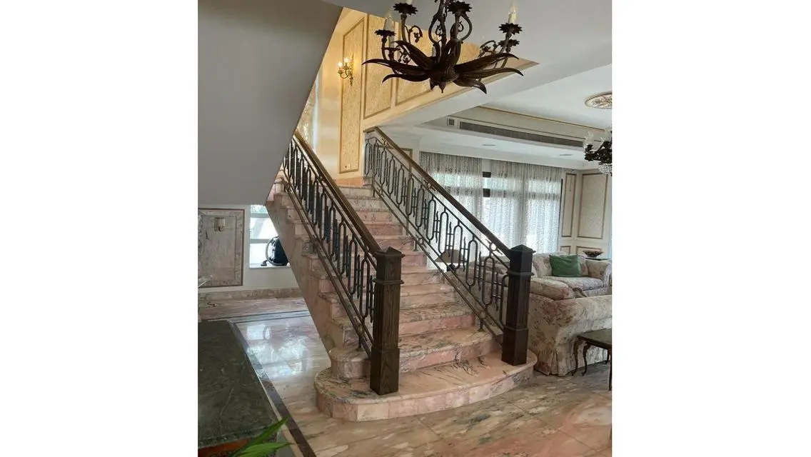 Luxurious Property with Private Pool and Garden