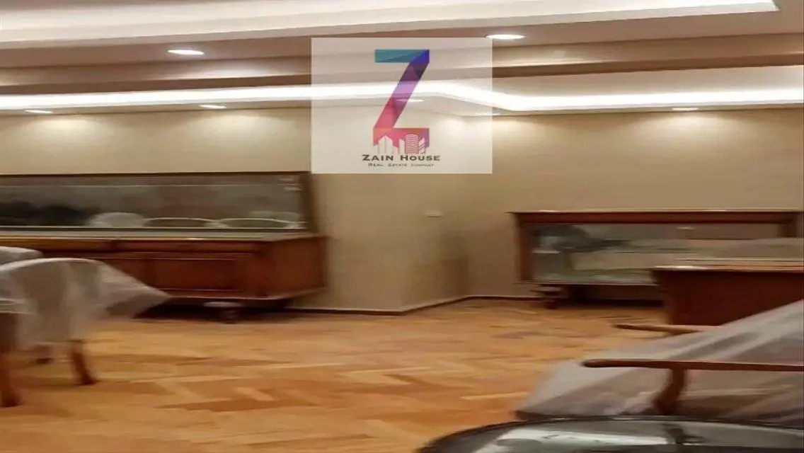 Luxury Apartment for Sale Overlooking a Landmark