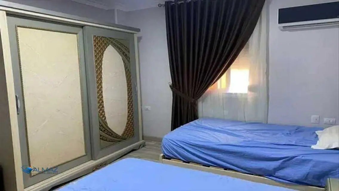 شقة بأمان بتكييف مركزي وإطلالة رائعة