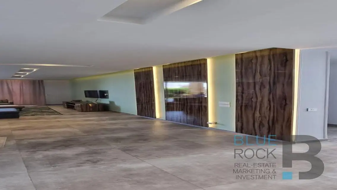Luxurious Home with Private Garden and Shared Pool