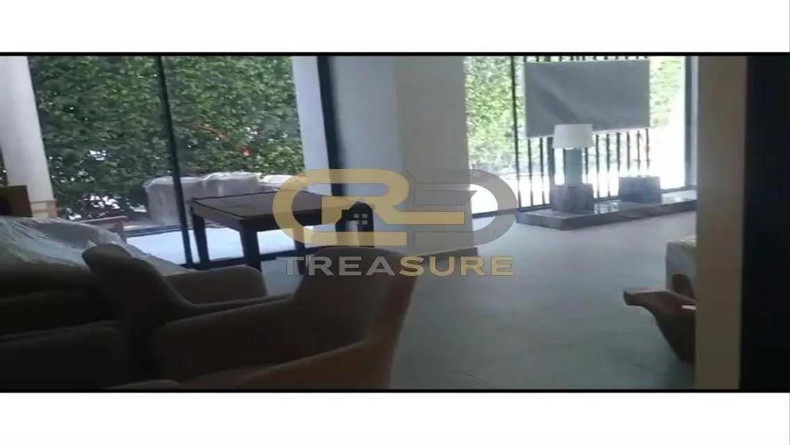 Spacious Apartment with Private Garden