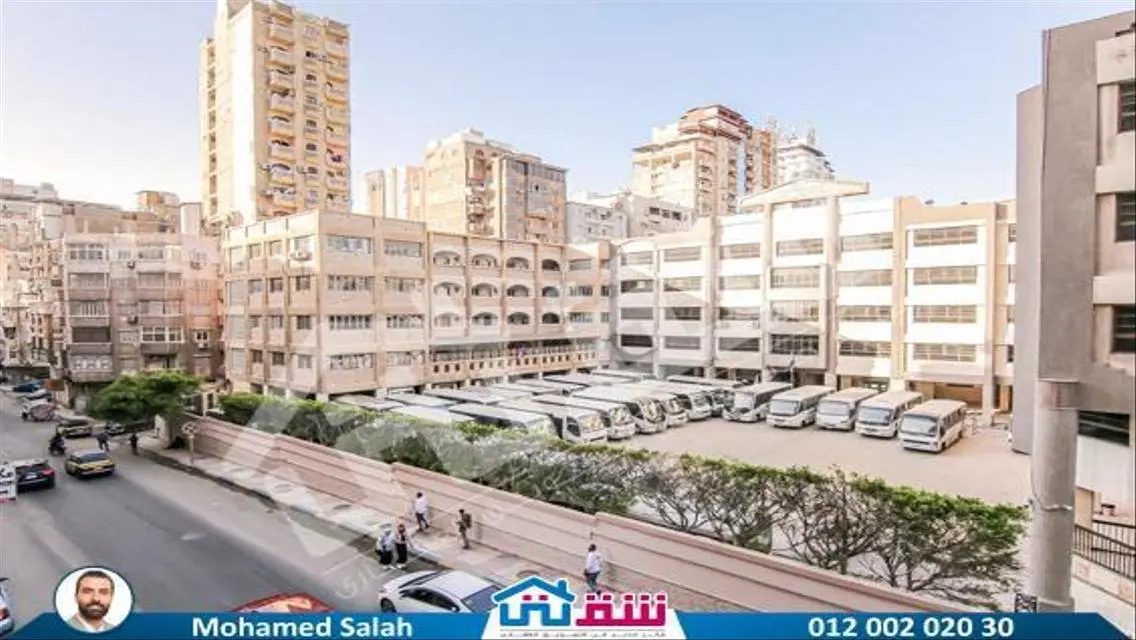 شقة رائعة للإيجار بمساحة 215 متر