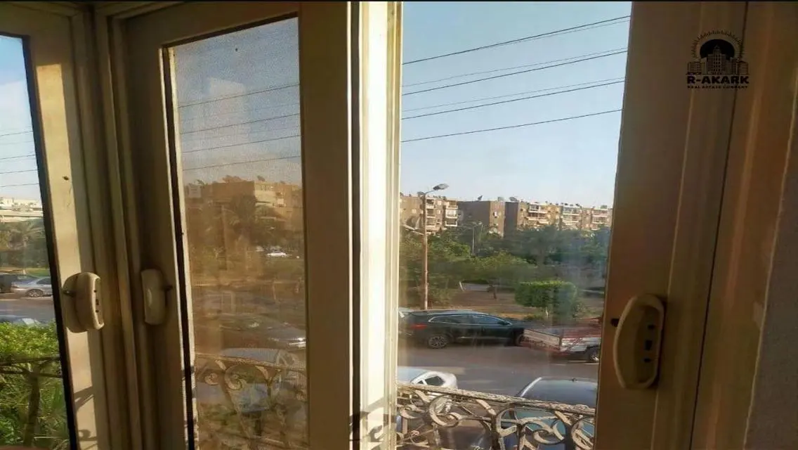 شقة فاخرة مع موقف مغطى في قلب المدينة