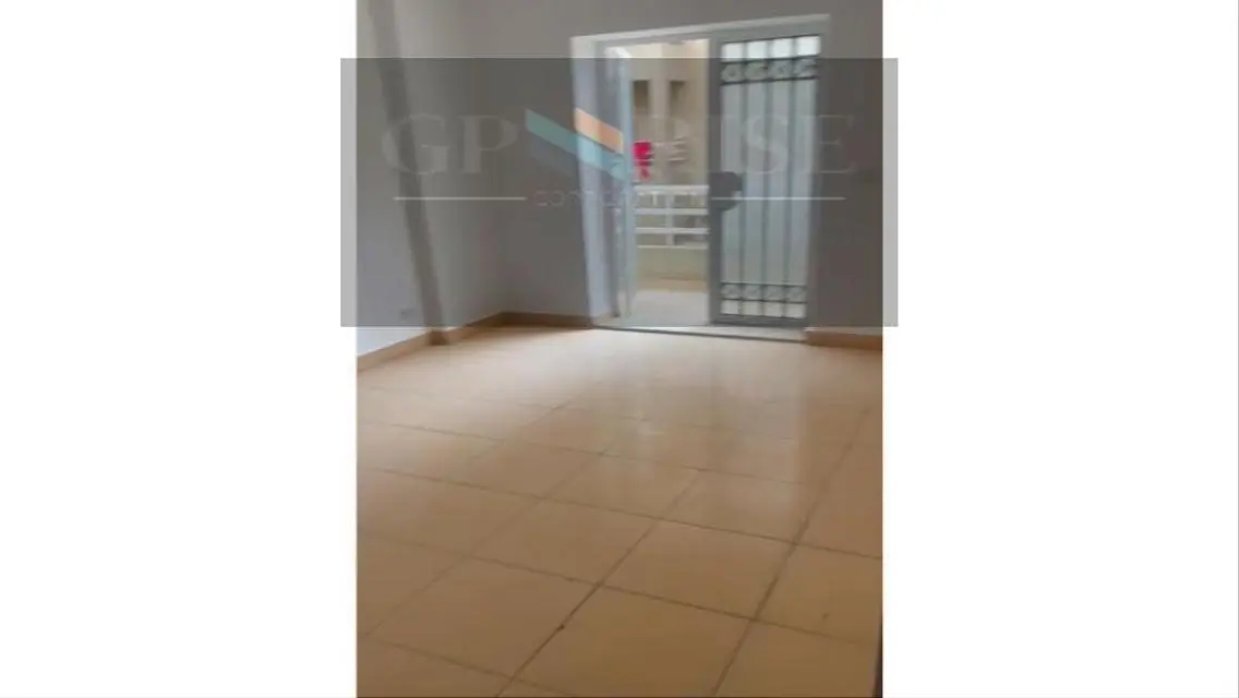 شقة فاخرة للبيع في B6 بحمام سباحة ونادي صحي