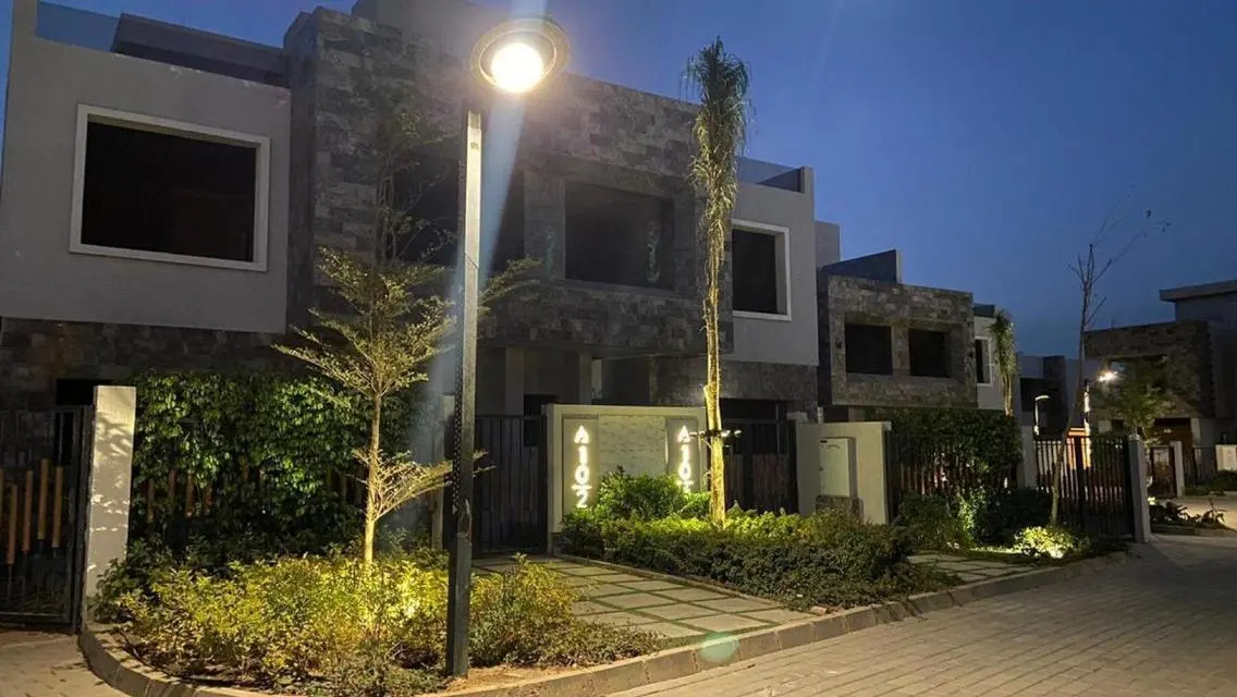 Luxury Villa for Sale at 8,600,000 EGP with Private Pool and Lake View