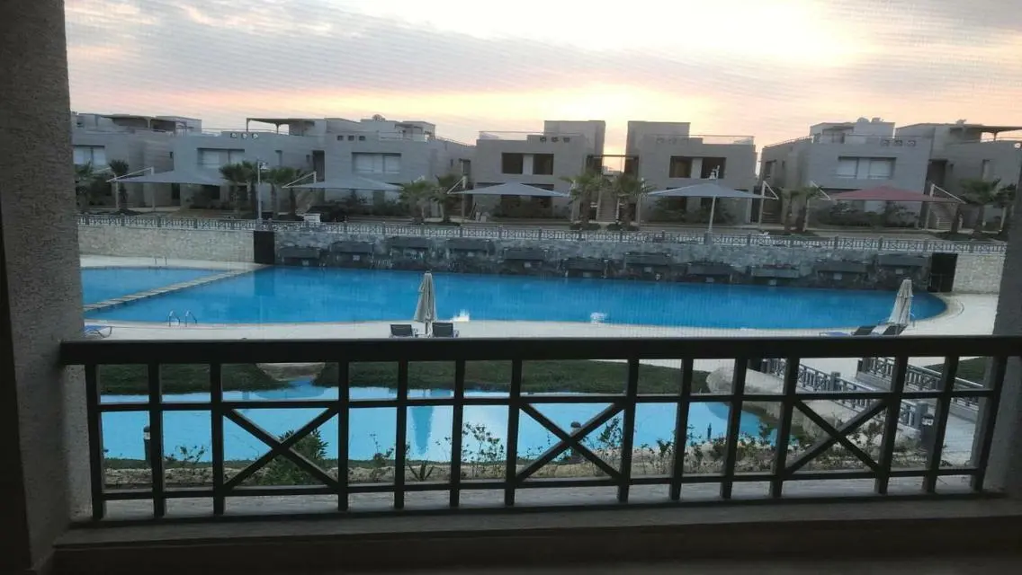 فيلا فاخرة ذات إطلالة ساحرة بحي راقٍ