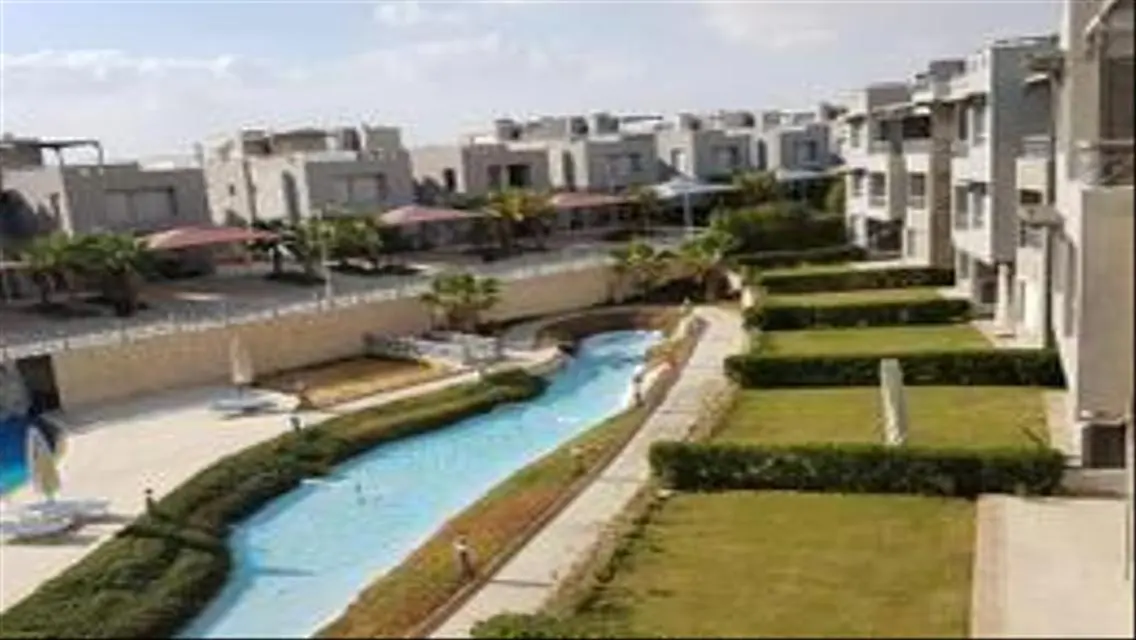 فيلا فاخرة ذات إطلالة ساحرة بحي راقٍ