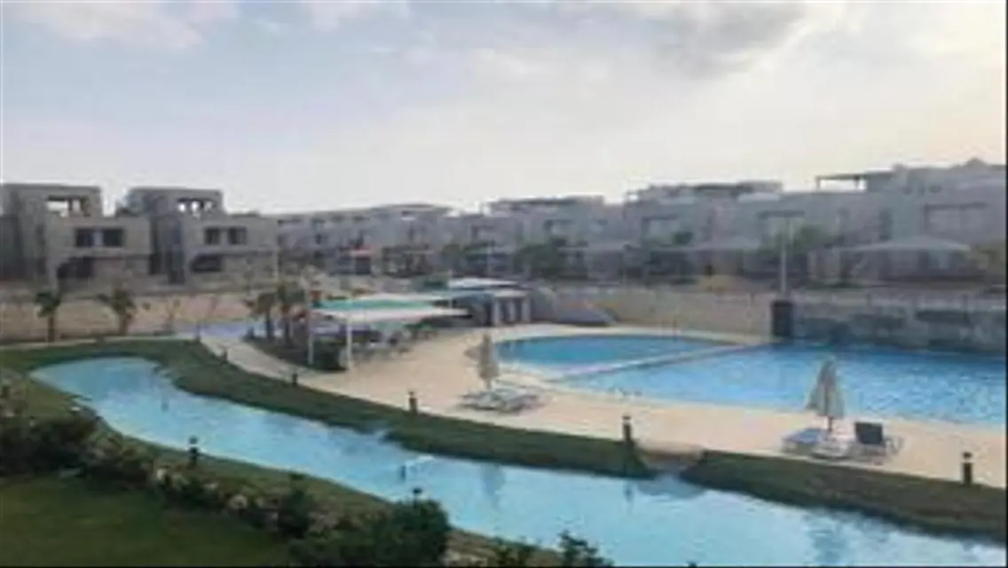 فيلا فاخرة ذات إطلالة ساحرة بحي راقٍ