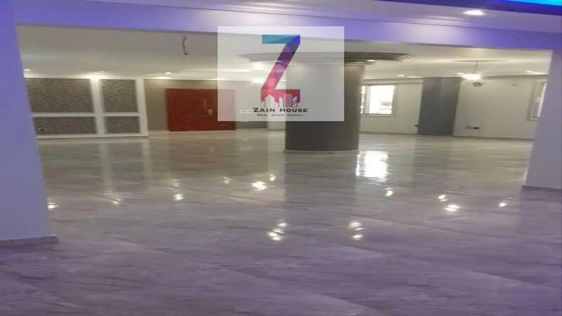 شقة فاخرة للبيع مع شرفة