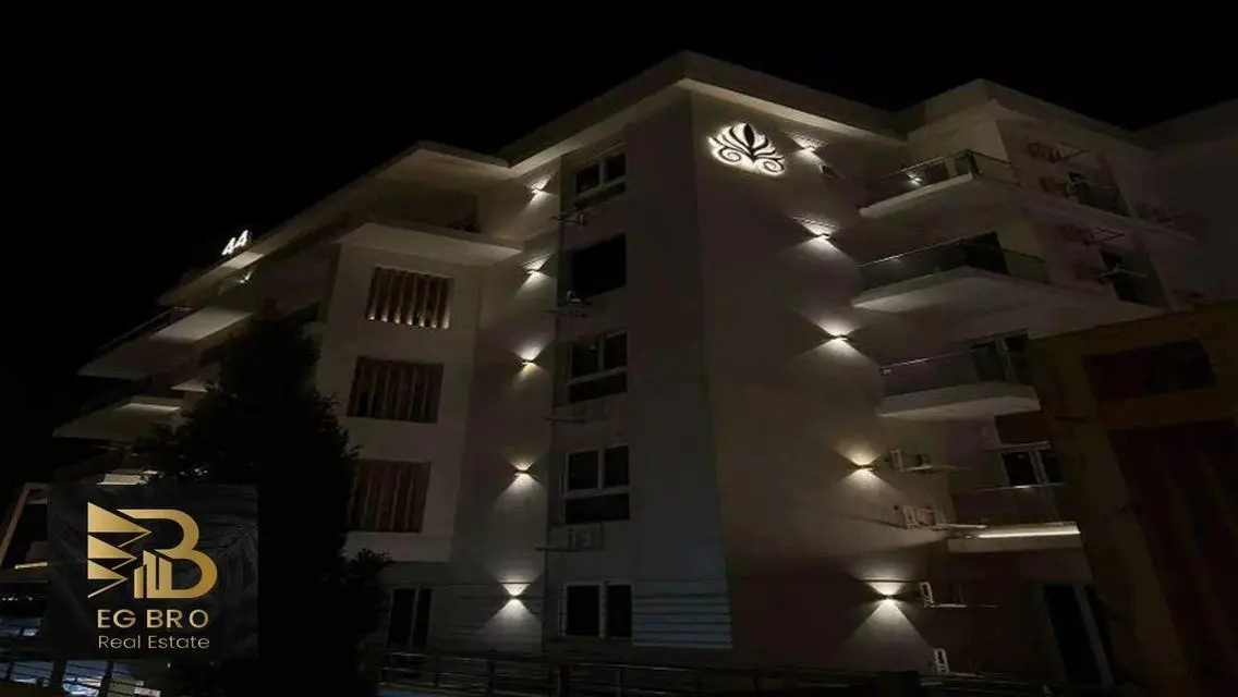 شقة فاخرة overlooking بحيرات بمدينة -10-8-