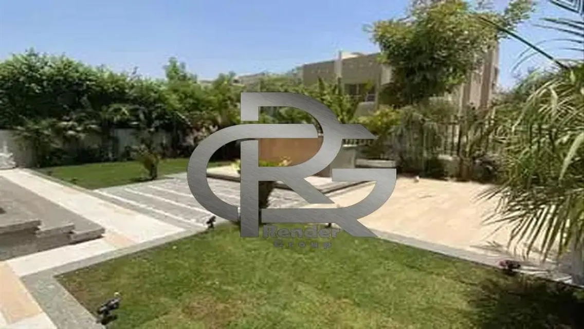 Luxurious Villa with Private Garden and Pool in Prime Location