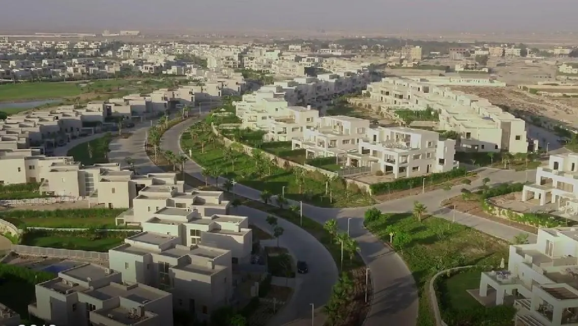 فرصة استثمارية رائعة! شقة للبيع بمساحة واسعة وبإطلالة رائعة