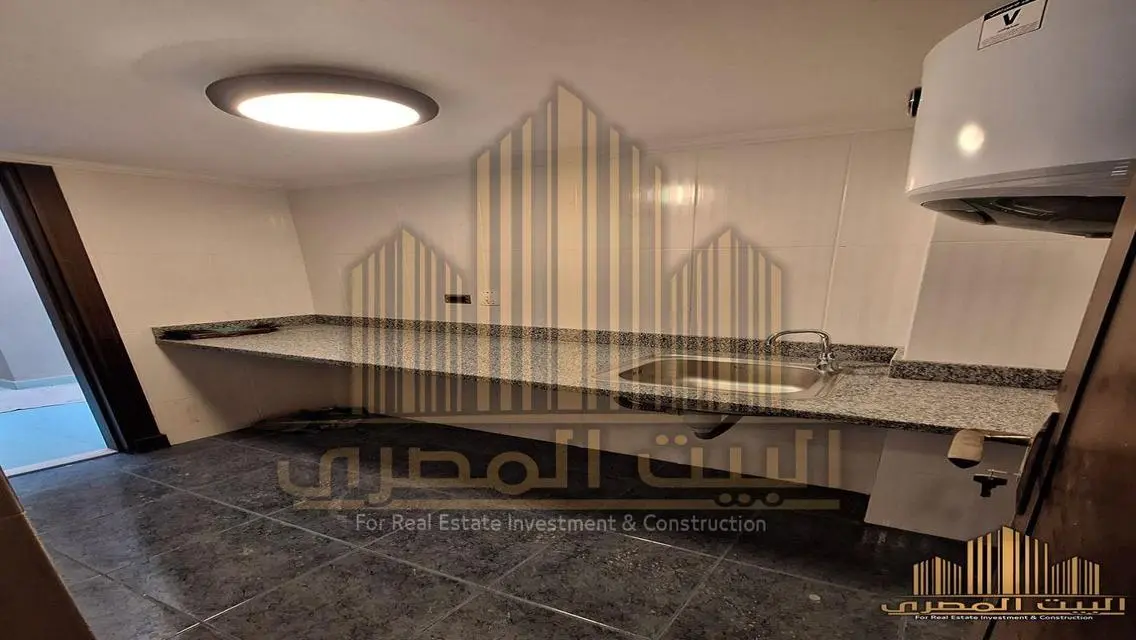 شقة فاخرة مع حديقة خاصة وخدمات متعددة