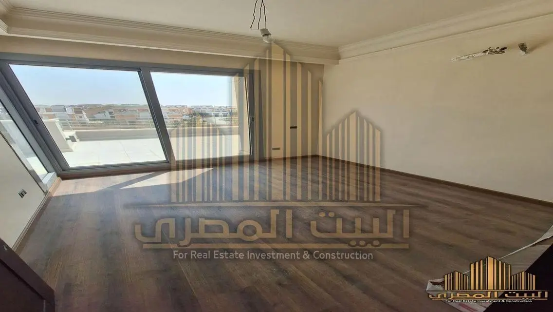 شقة فاخرة مع حديقة خاصة وخدمات متعددة
