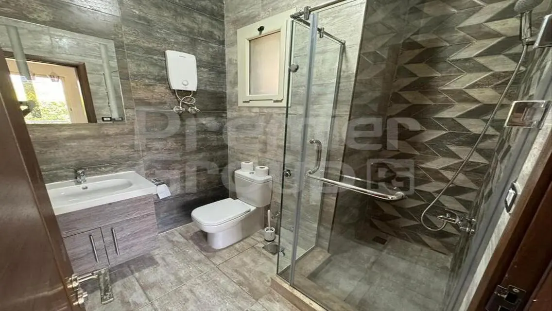 Luxury Apartment for Sale with 4500 Square Meters at 225000