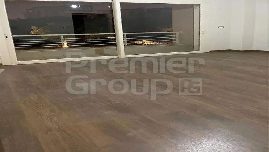 Luxury Apartment for Sale with 4500 Square Meters at 225000