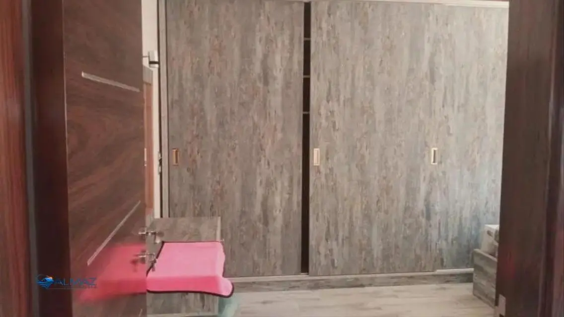 Stunning Apartment with Balcony and Additional Amenities