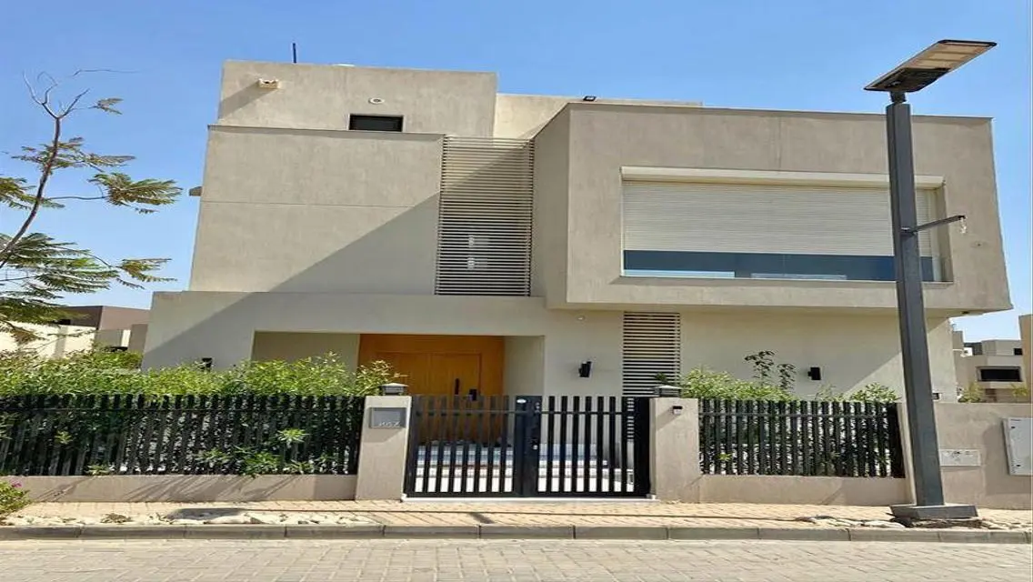 Luxury Villa with Private Garden and Pool