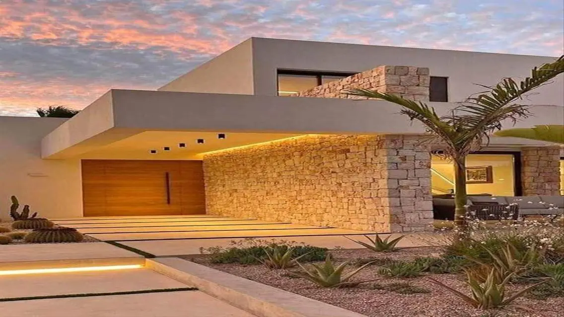 Luxury Villa with Private Garden and Pool