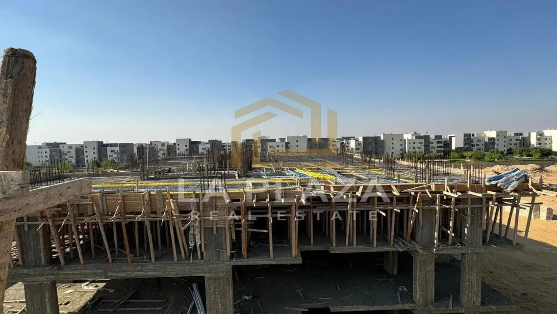 شقة فاخرة للبيع بمساحة مثالية في قلب المدينة