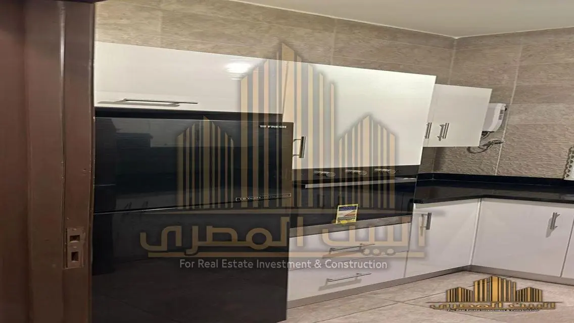 منزل فخم مع حديقة مطلة على البحيرة