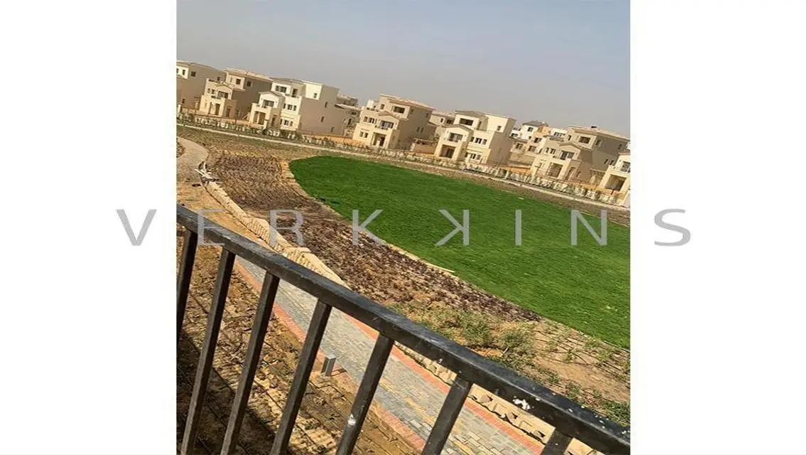 شقة فاخرة بمساحة 302 متر مربع