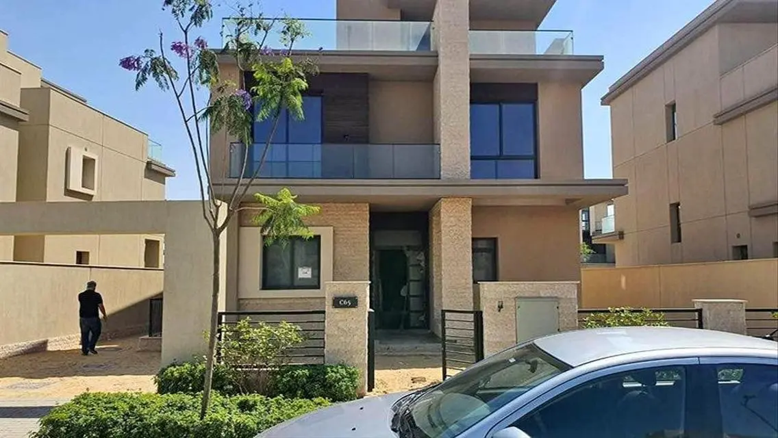 Luxury Fully Finished Apartment in Prime Location
