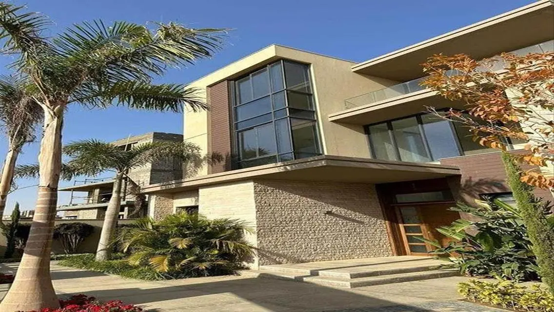 Luxury Fully Finished Apartment in Prime Location