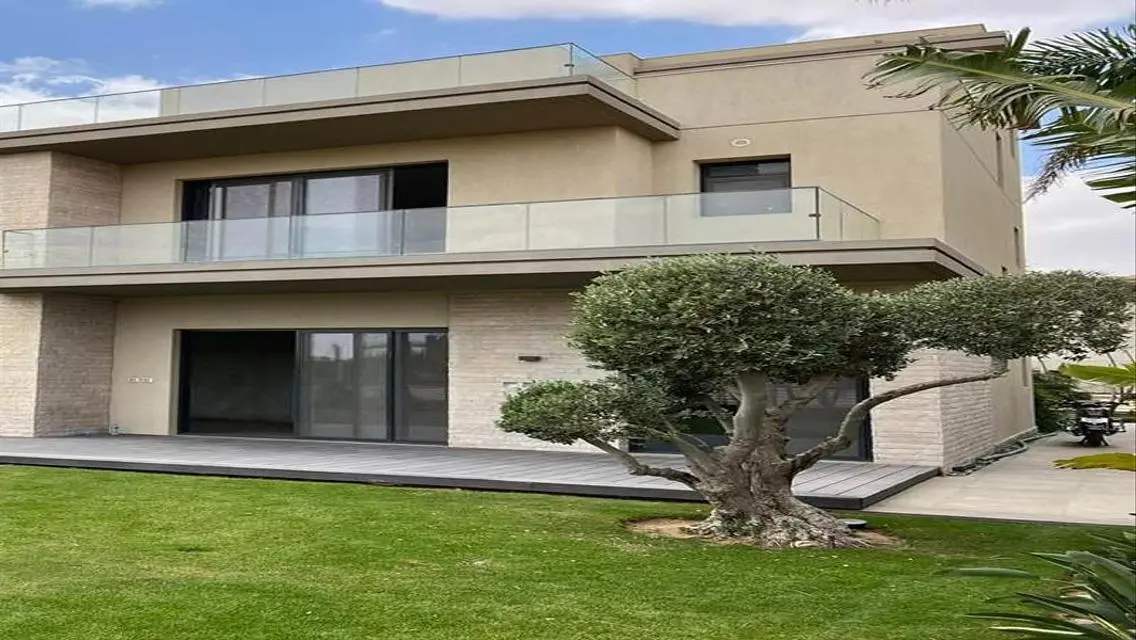 Luxury Fully Finished Apartment in Prime Location